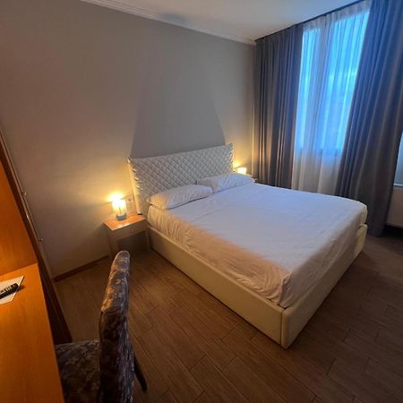 Hotel Garda Affi Extérieur photo