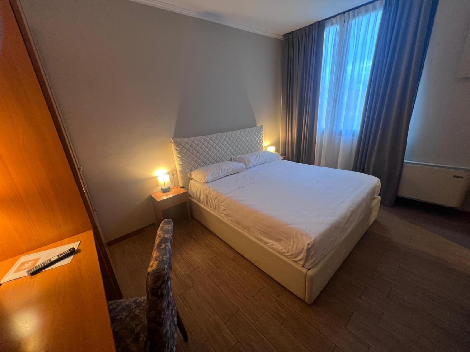 Hotel Garda Affi Extérieur photo